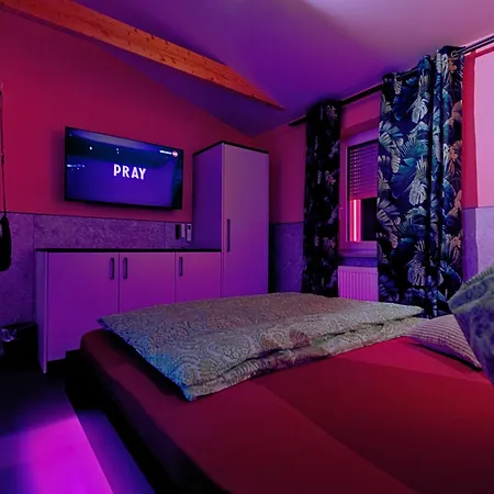 Lustra - Adults Only 2*